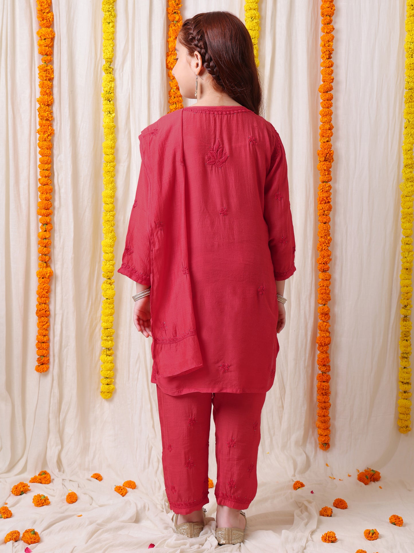CHANDERI HAND EMBROIDERED CHIKANKARI KURTA SET- RED