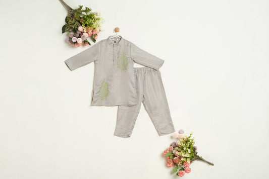 APPLIQUE PATCHED KURTA SET