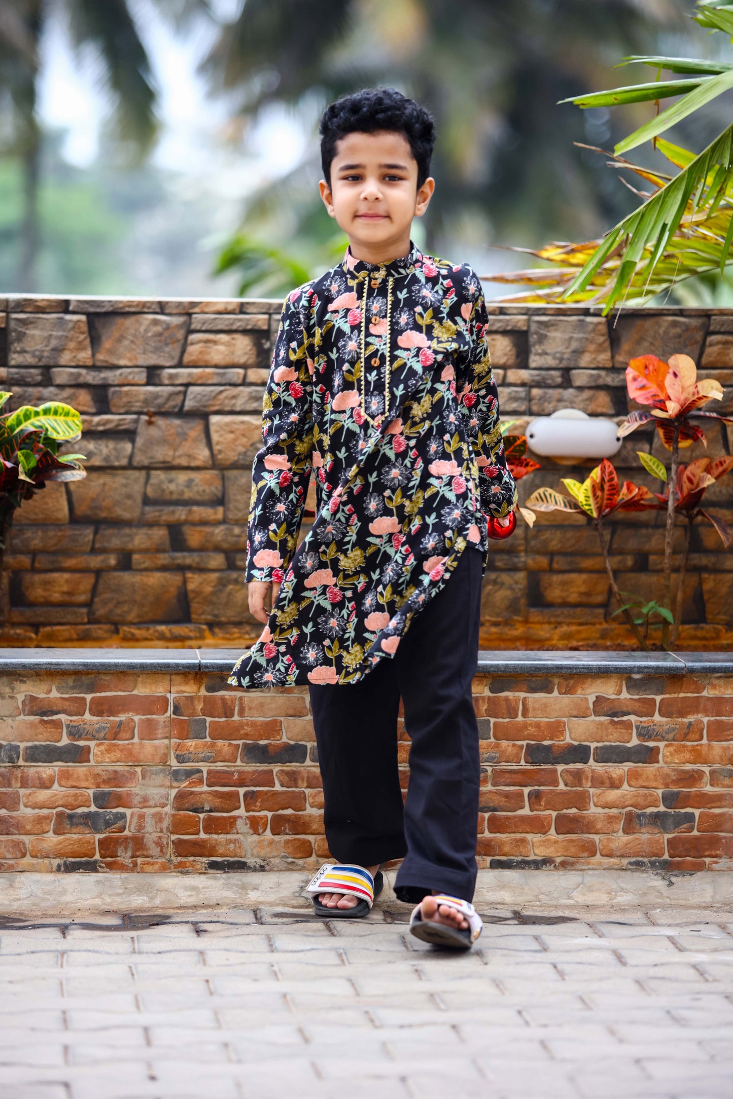 BLACK GOTAPATTI KURTA PAJAMA SET