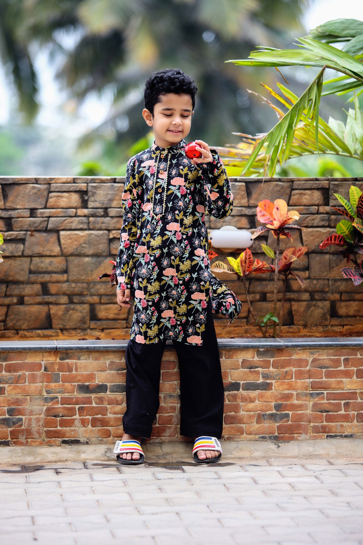 BLACK GOTAPATTI KURTA PAJAMA SET