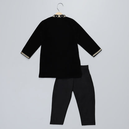 BLACK VELVET KURTA SET WITH CHANDERI PANEL