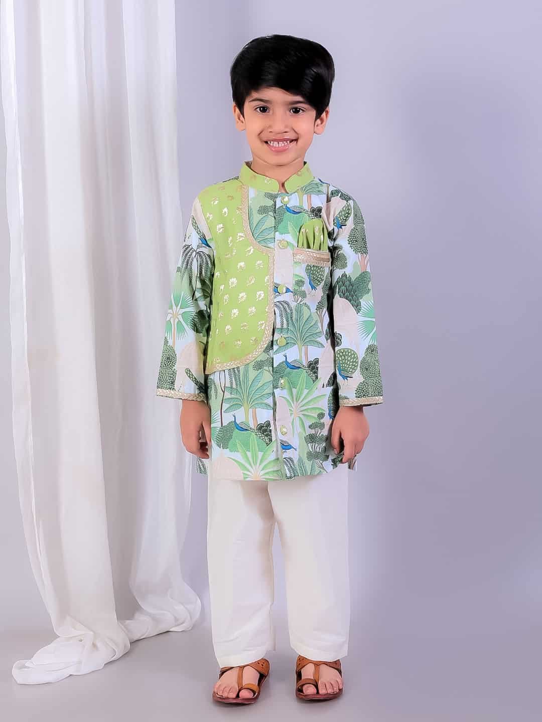 GREEN JUNGLE PRINTED KURTA PYJAMA WITH CHANDERI PANELS