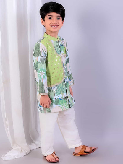 GREEN JUNGLE PRINTED KURTA PYJAMA WITH CHANDERI PANELS