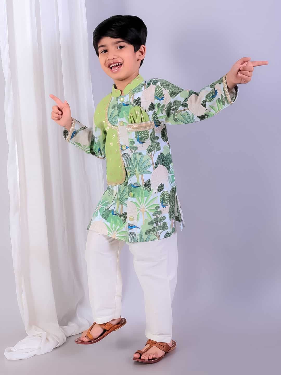 GREEN JUNGLE PRINTED KURTA PYJAMA WITH CHANDERI PANELS