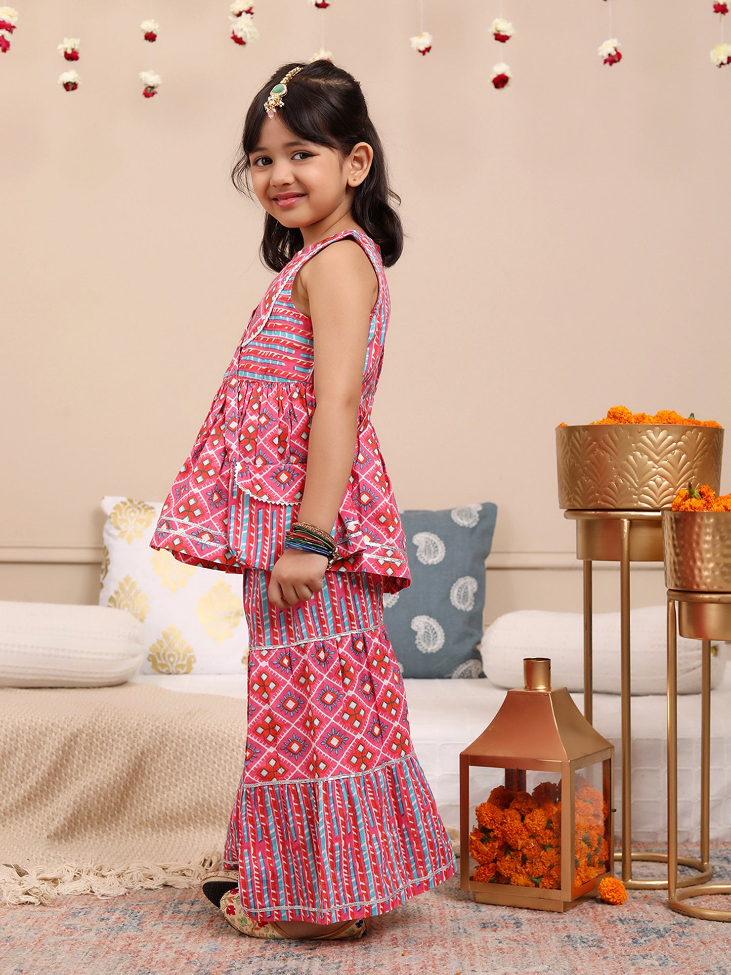 BANDHANI PRINTED SLEEVELESS SHARARA SET