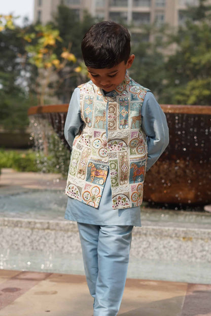 KURTA SET WITH EMBROIDERED JACKET