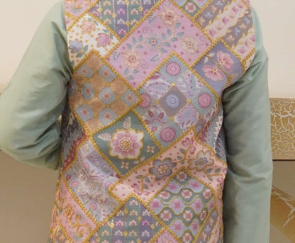 KURTA SET WITH FLORAL PRINT JACKET