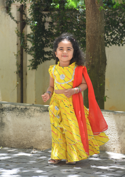 Girls Cotton Seleeveless Leheriya Gotapatti Lehenga Set