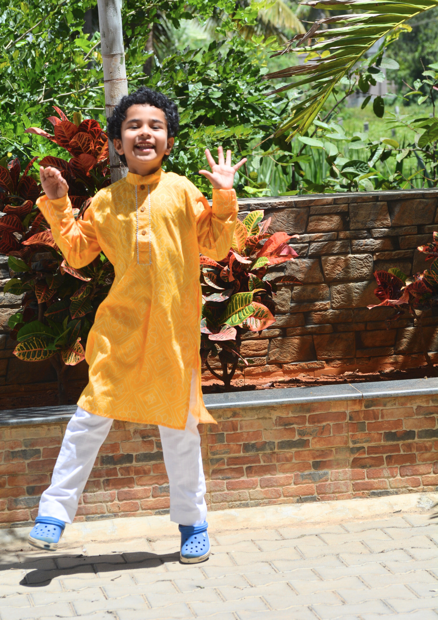 Boys Cotton Full Sleeves Bandhani Kurts Dhoti Set With Gotapatti Work