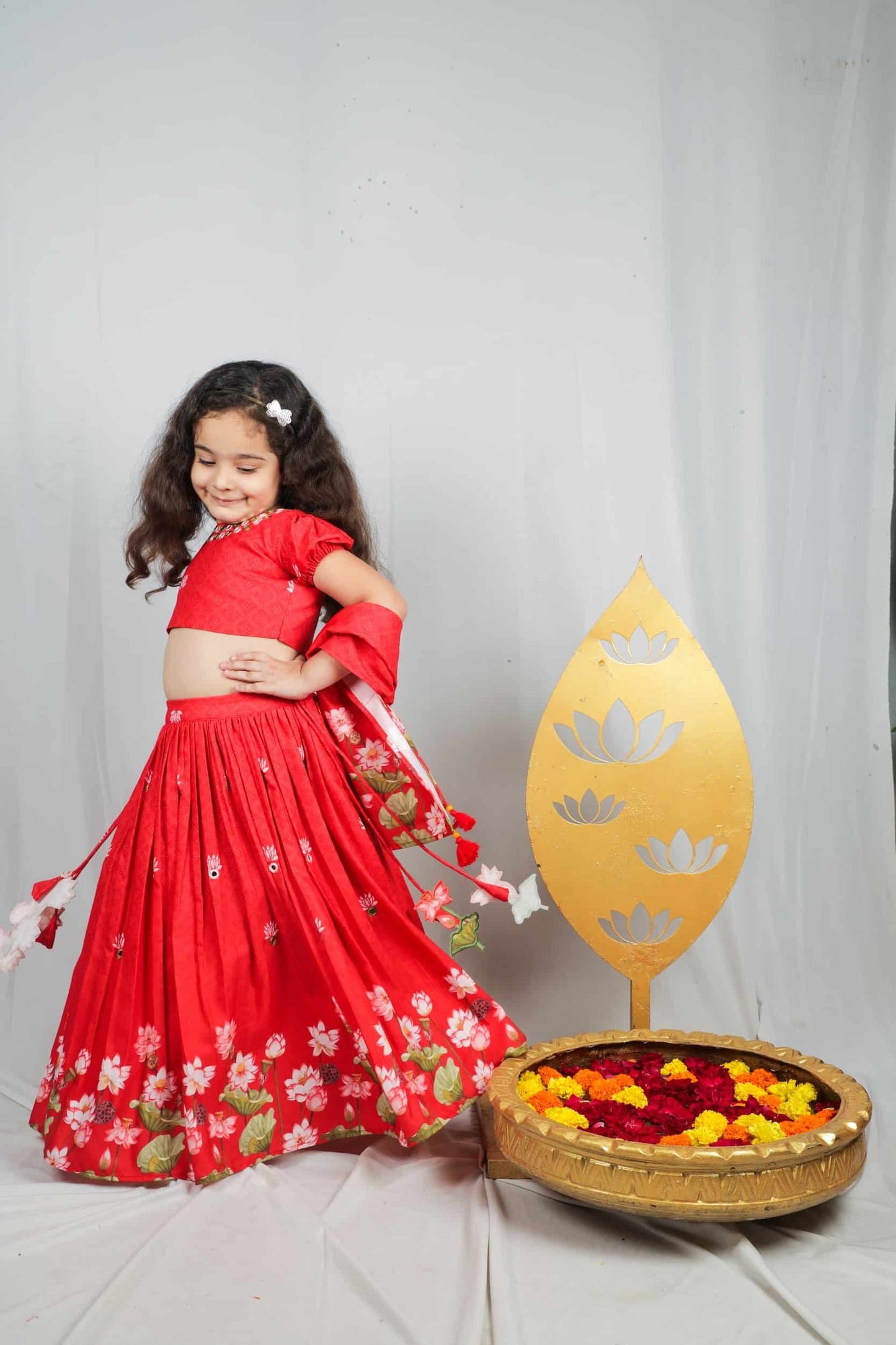 RED PICHWAI LEHENGA