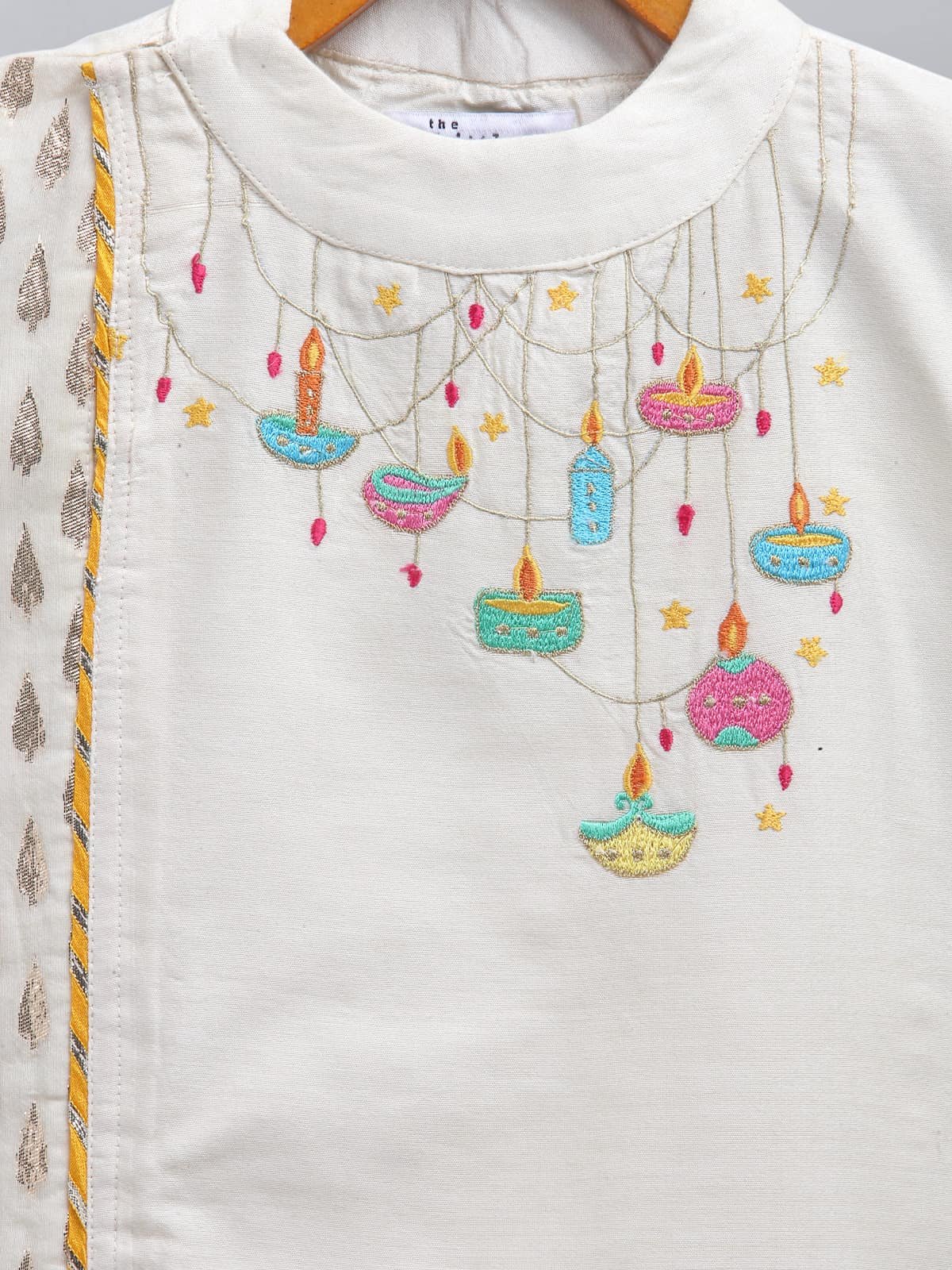OFF WHITE DIWALI ORNAMENTS EMBROIDERED KURTA PYJAMA SET
