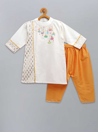 OFF WHITE DIWALI ORNAMENTS EMBROIDERED KURTA PYJAMA SET