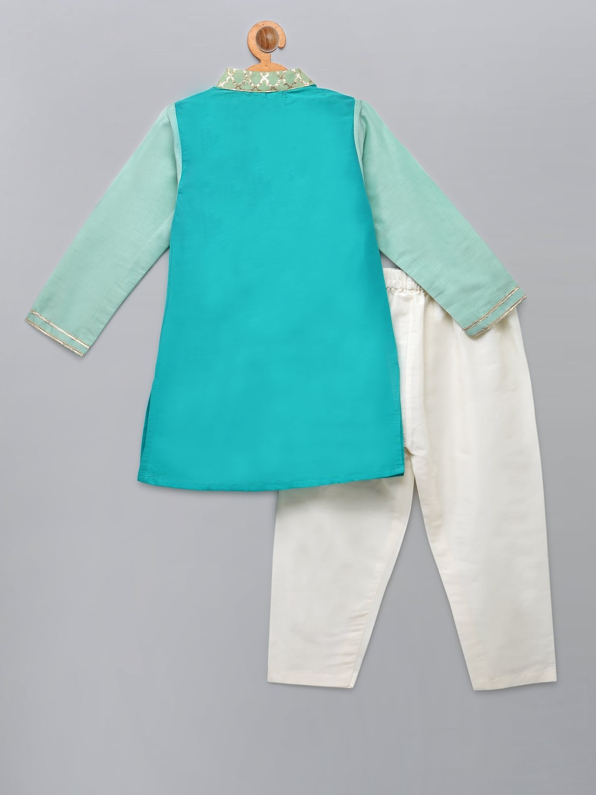 GREEN SHADED SILK KURTA WITH PYJAMA
