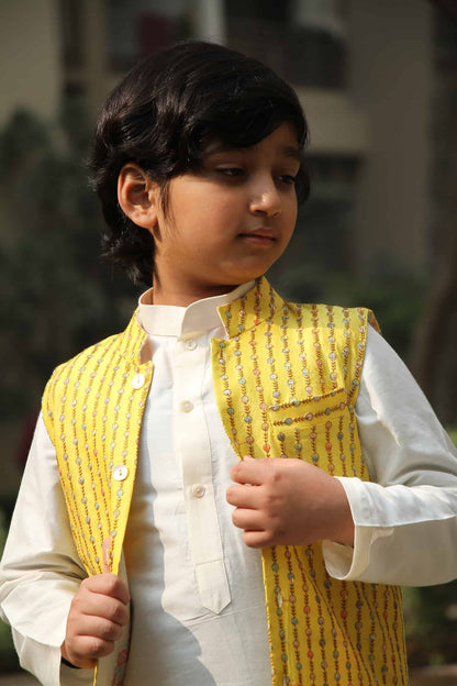 KURTA SET WITH EMBROIDERED JACKET