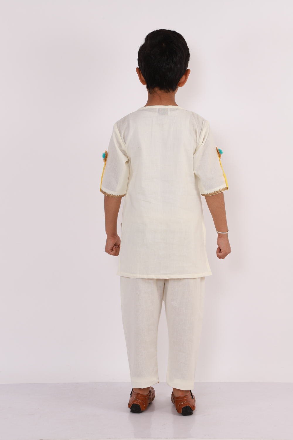 OFF WHITE GULAL HOLI EMBROIDERED  KURTA PYJAMA SET