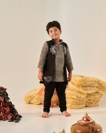 BOY FLORAL EMBROIDERED BANDI SET