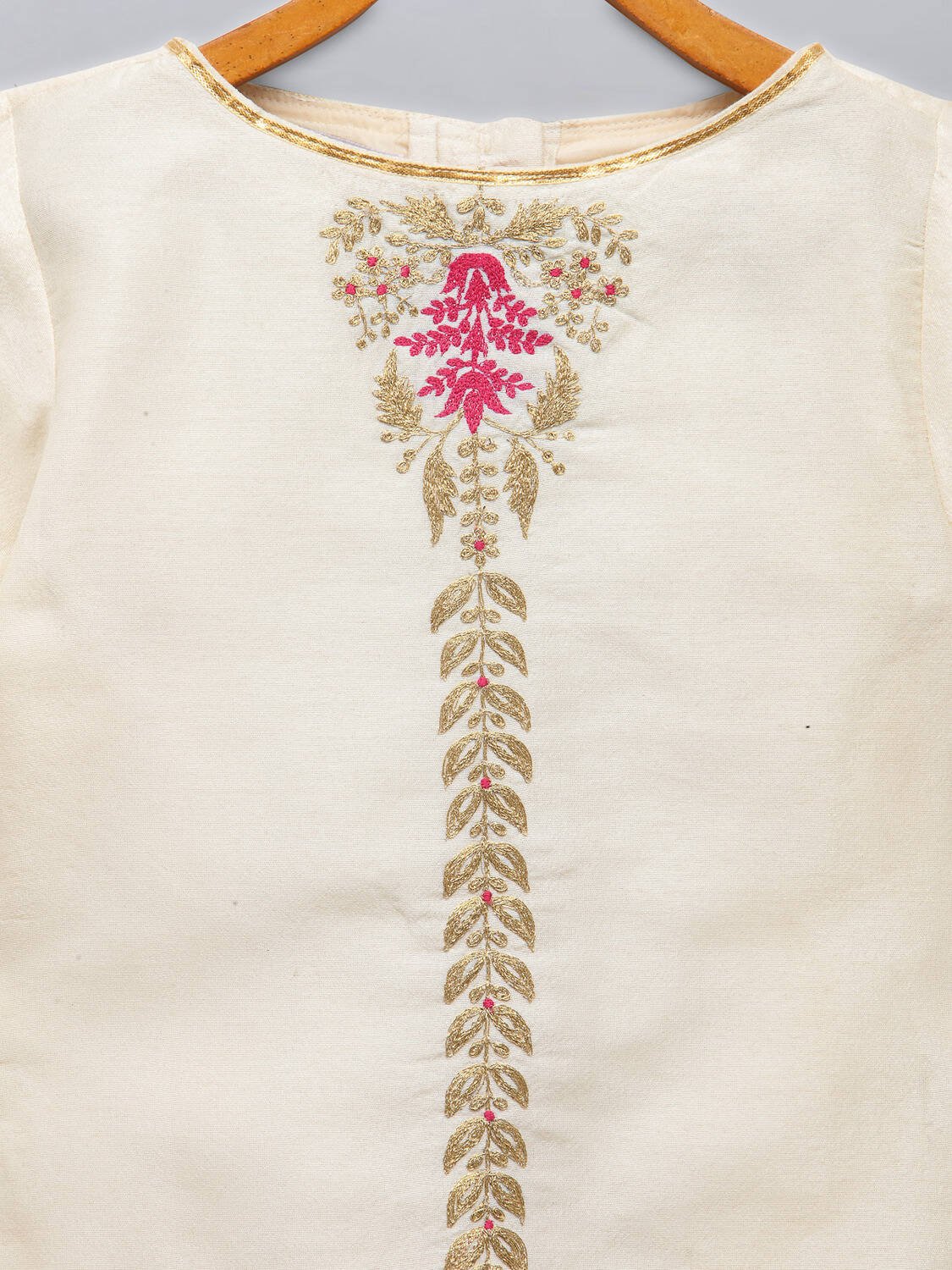 EMBROIDERED KURTA PJAMA WITH RUFFELED DUPATTA