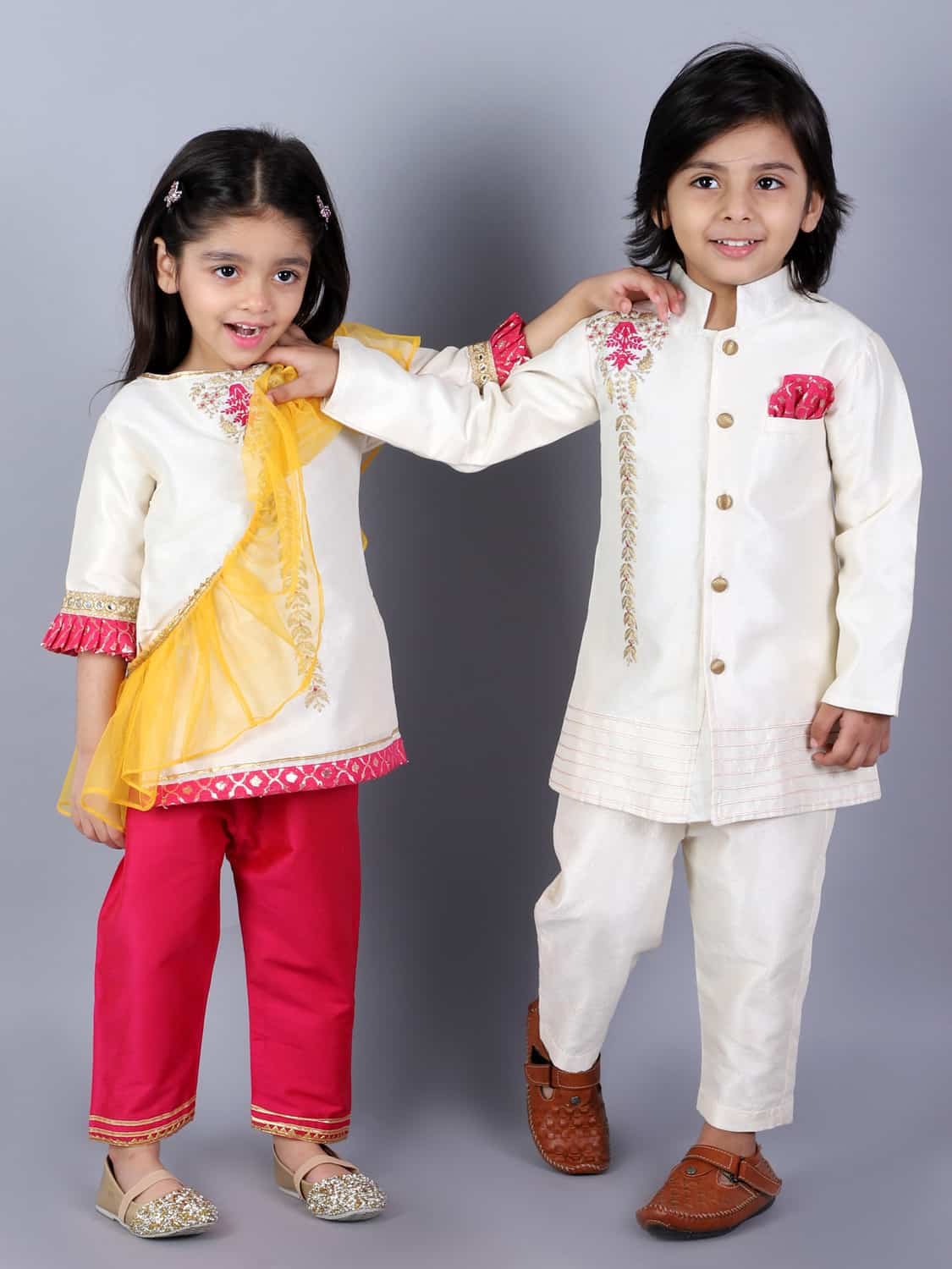 EMBROIDERED KURTA PJAMA WITH RUFFELED DUPATTA