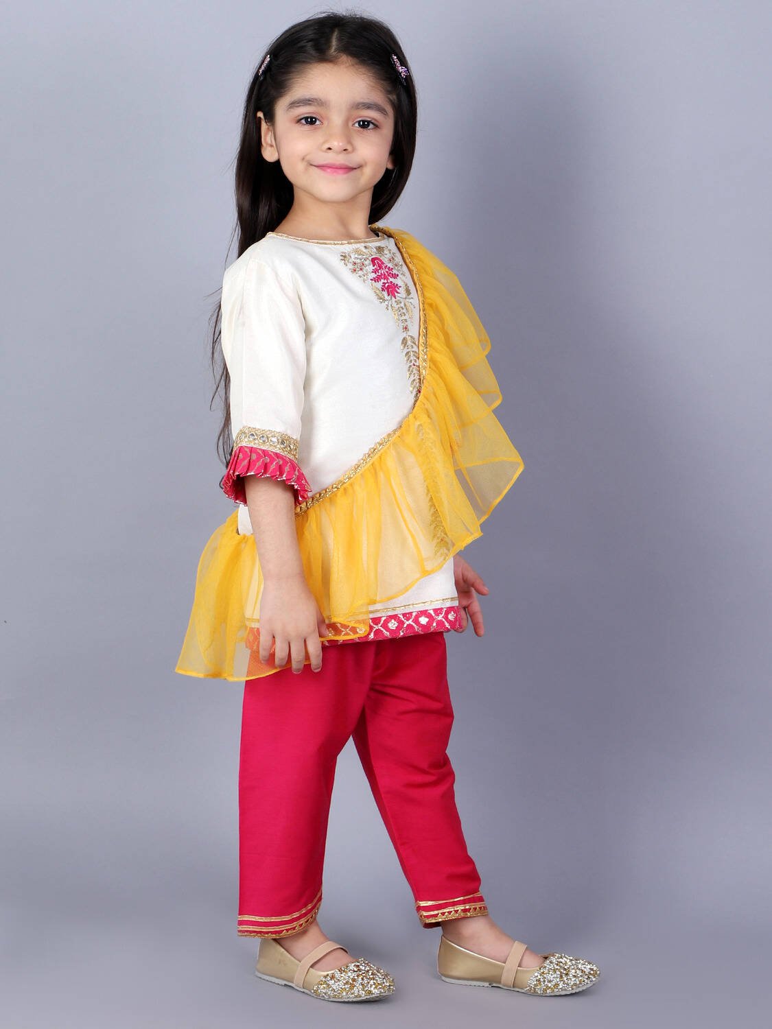 EMBROIDERED KURTA PJAMA WITH RUFFELED DUPATTA