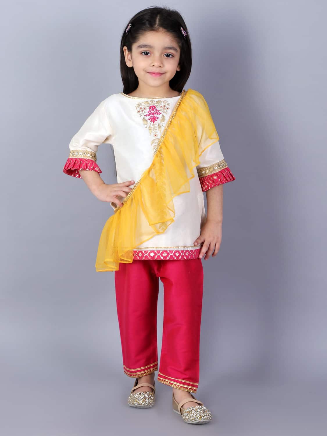 EMBROIDERED KURTA PJAMA WITH RUFFELED DUPATTA