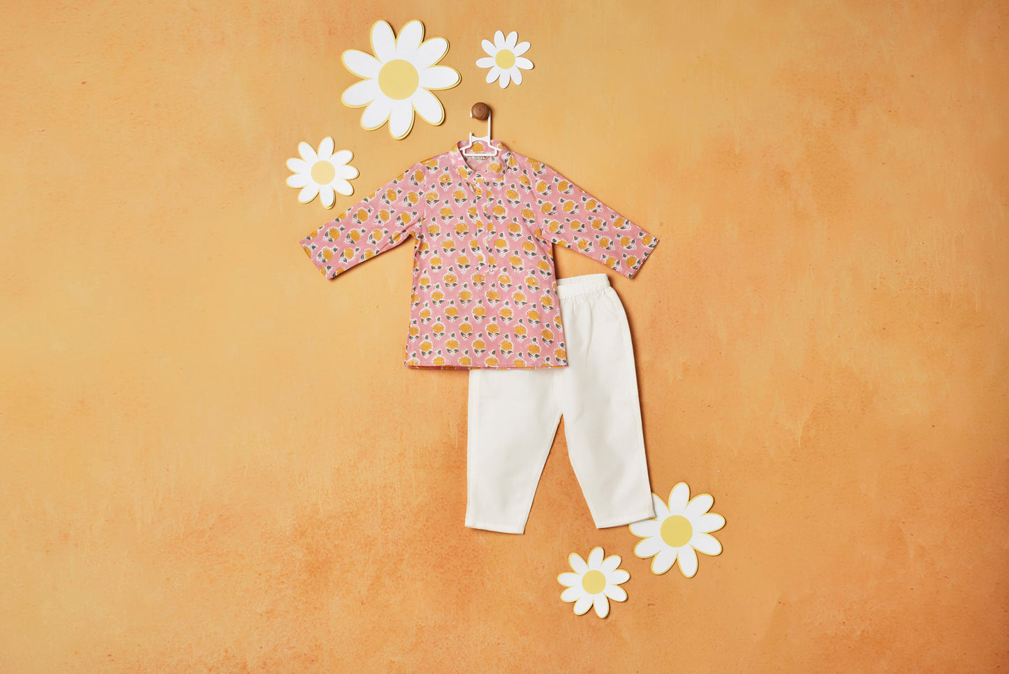 GENDA FLOWER KURTA SET