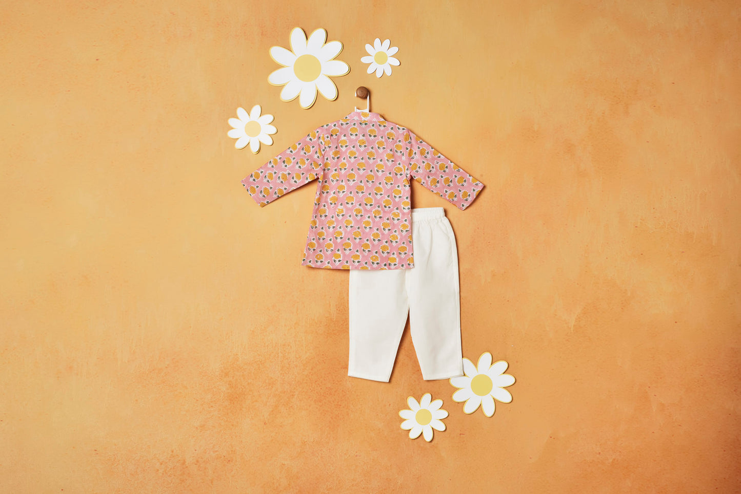GENDA FLOWER KURTA SET